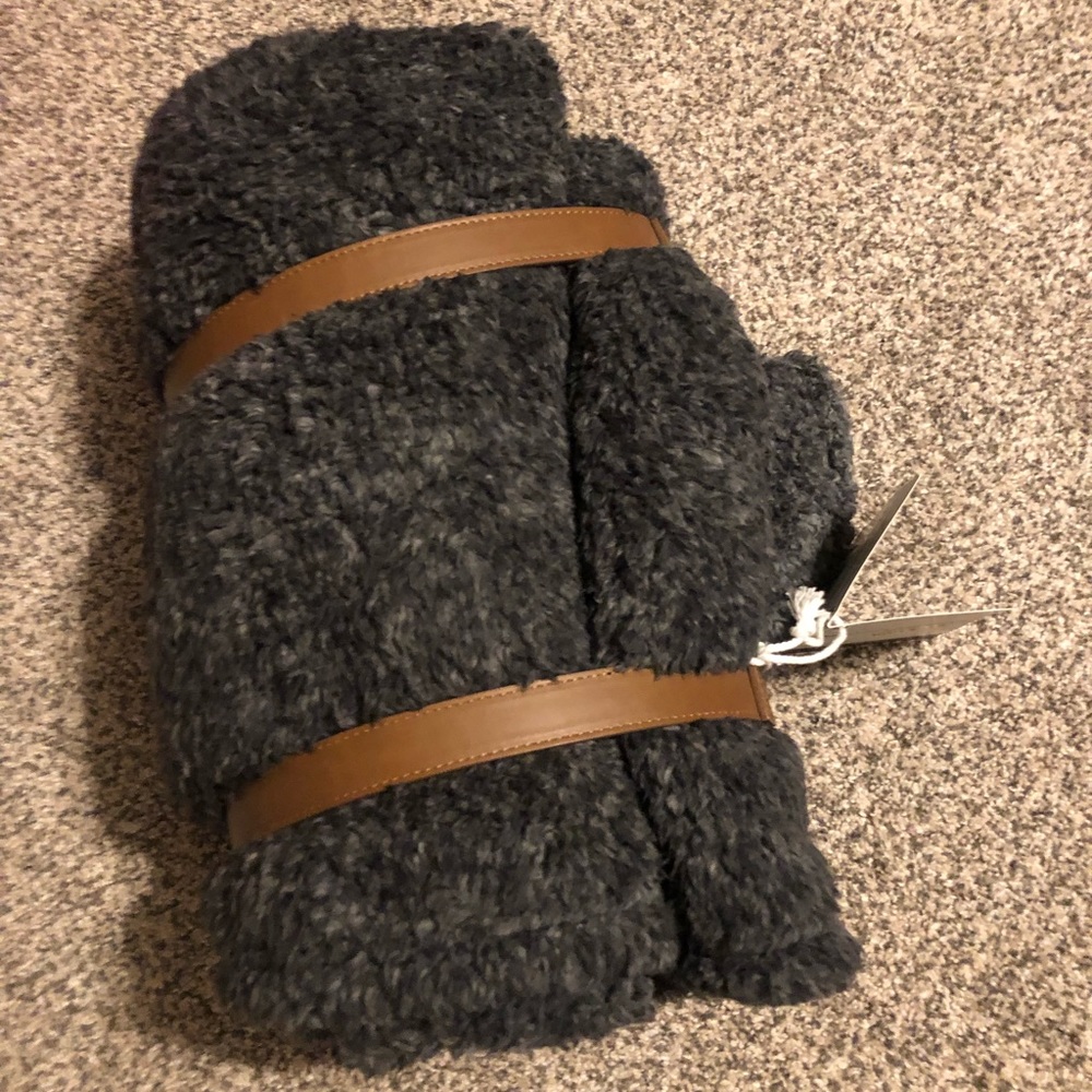 COPY - Kookaburra by Ugg throw